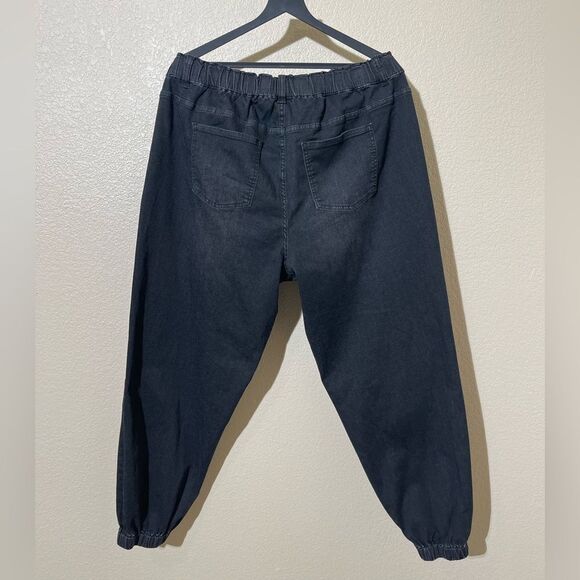 Sold  - Picture 2 of 6